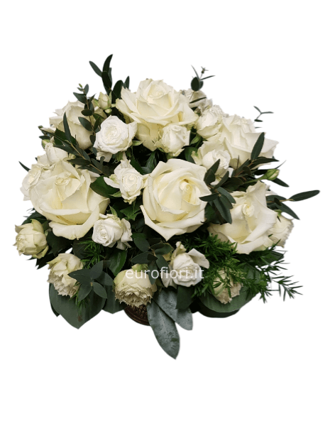 Centro tavola con rose bianche 