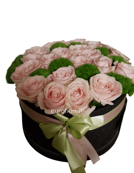 Cappelliera con fiori verdi e fiori rosa 